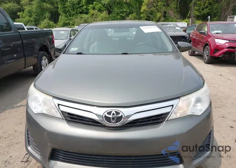 2013 Toyota Camry Le z USA, uszkodzony, nr VIN 4T4BF1FK8DR335013